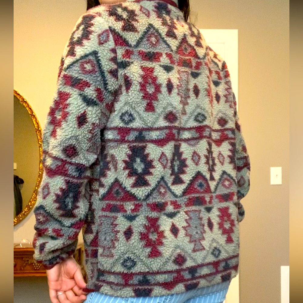 Aztec Pullover - Picture 4 of 4